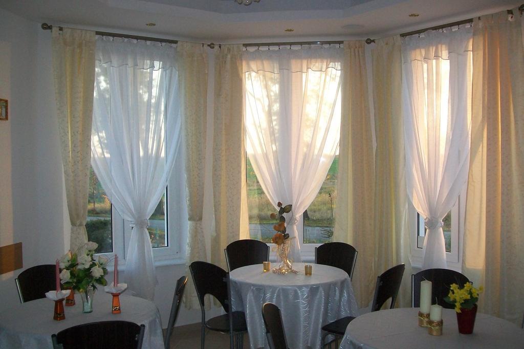 Privatunterkunft Biesiadny Dworek *