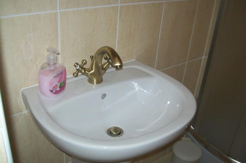 Biesiadny Dworek Privatunterkunft Szpegawa