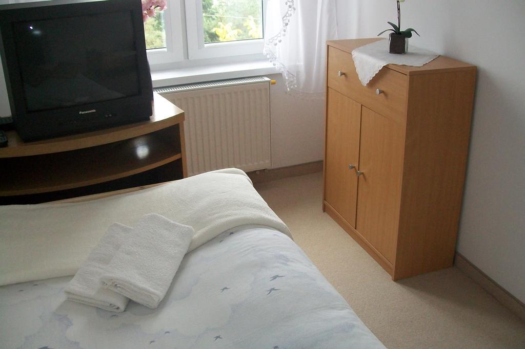 Biesiadny Dworek Privatunterkunft Szpegawa